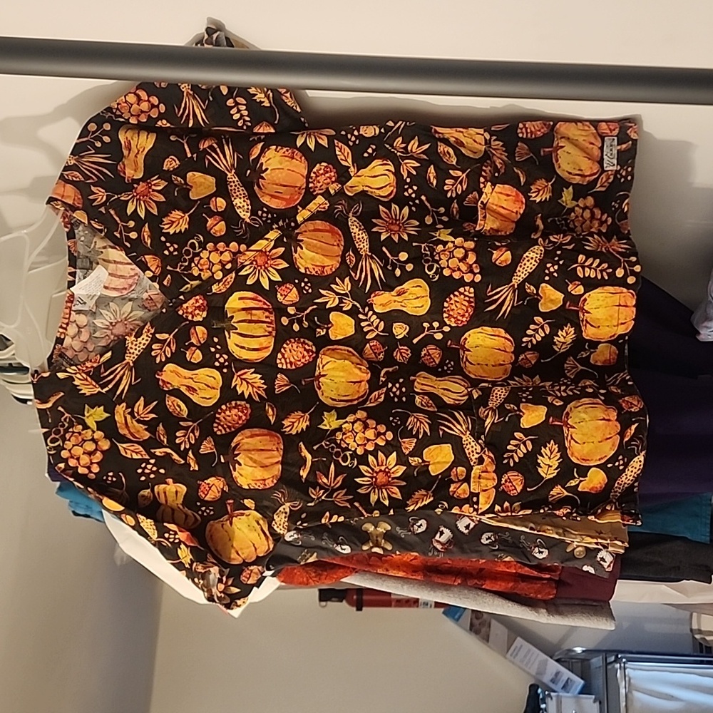 UA Scrub- pumpkins
